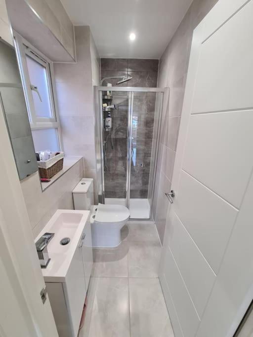 Panorama House, Luxury 2-Bedroom Apartment 2 คิดลิงตัน ภายนอก รูปภาพ