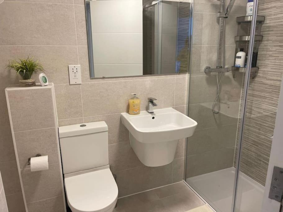 Panorama House, Luxury 2-Bedroom Apartment 2 คิดลิงตัน ภายนอก รูปภาพ